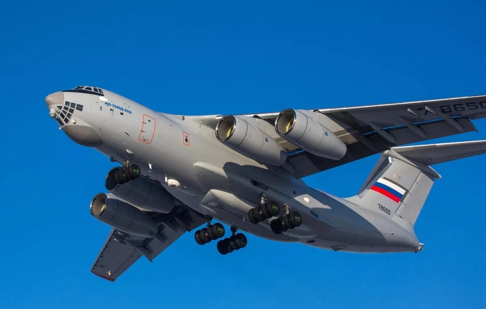 Máy bay chở tù binh của Nga rơi gần Ukraine, không ai sống sót