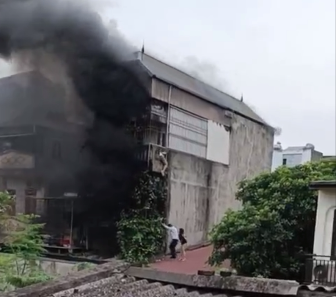 9 người thoát nạn trong đám cháy nhà trọ ở Hà Nội